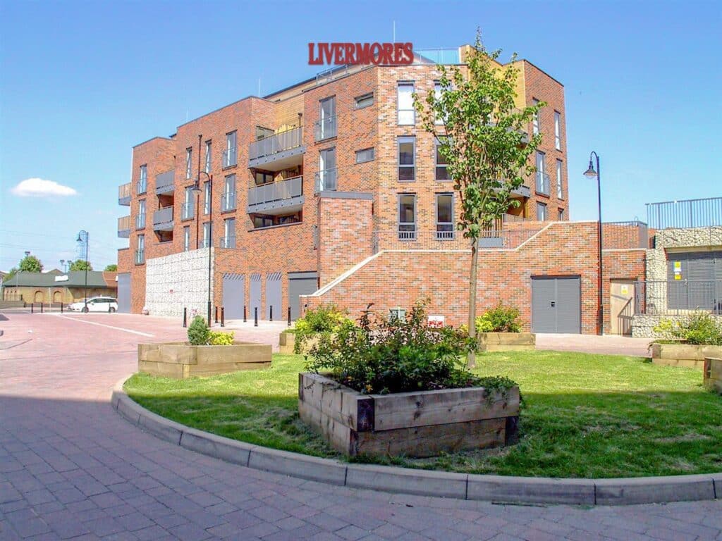 Property Image 0 Property Image 0