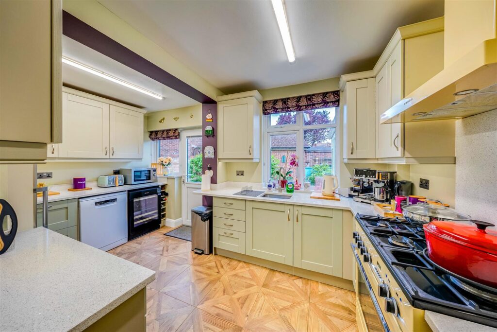 Hedge Place Road, Greenhithe, DA9
